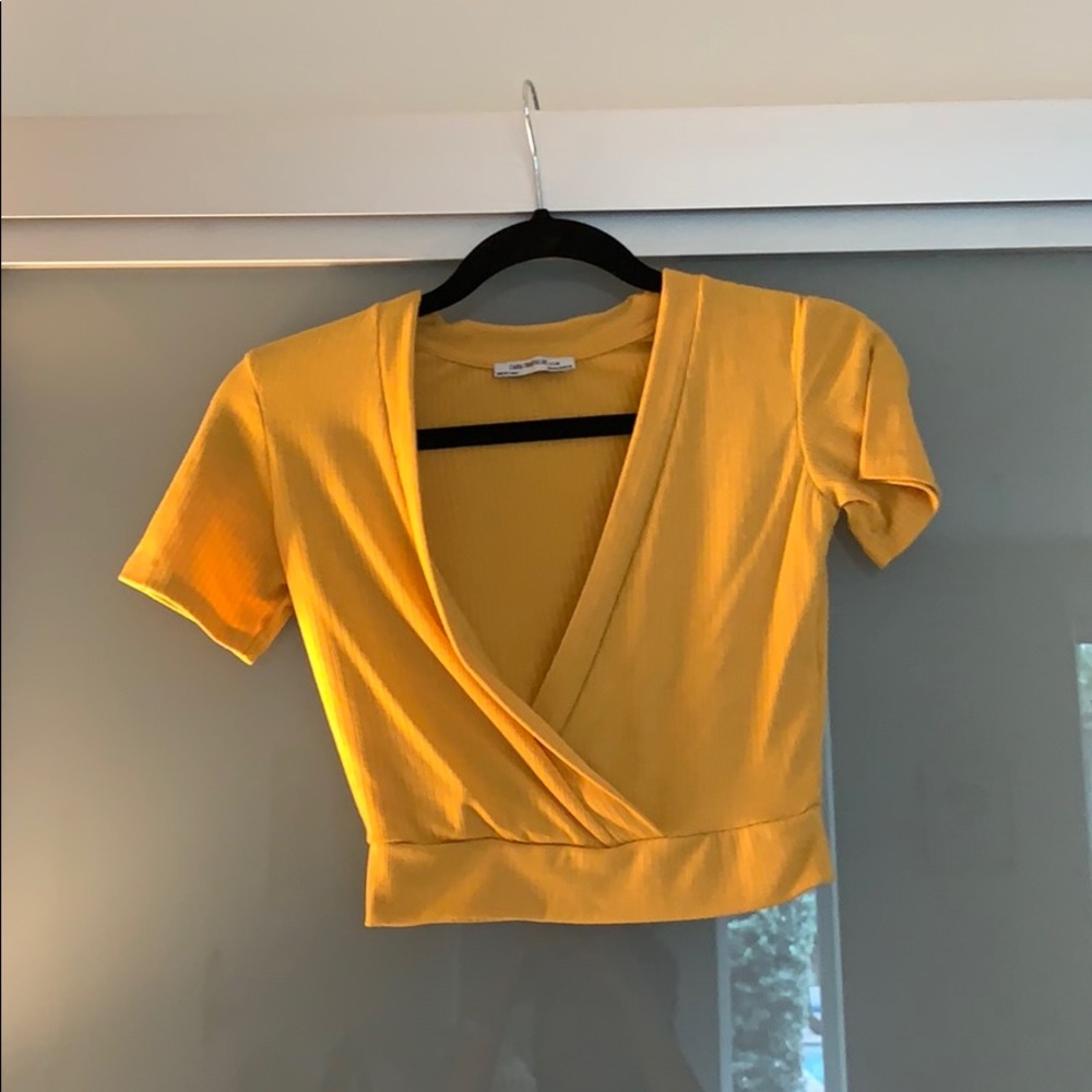 Zara low v top